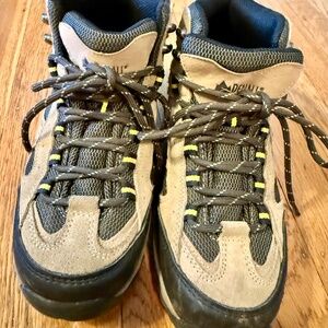 Denali Suede Waterproof Hiking Boots Youth sz 5